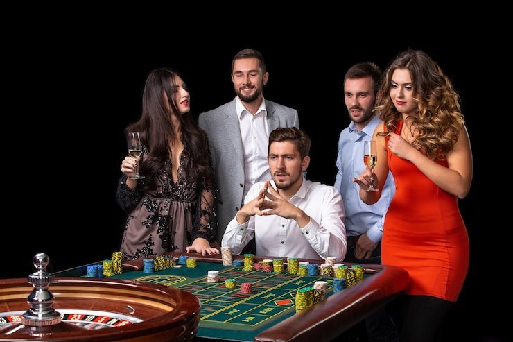Antarmuka permainan Galactic Gems di rokokbet 4d dengan grid lima gulungan dan tombol kontrol taruhan